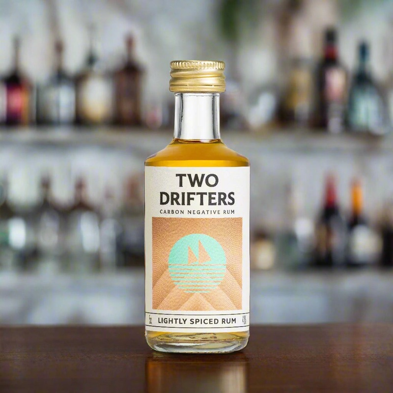 5 cL Lightly Spiced Rum & Cola