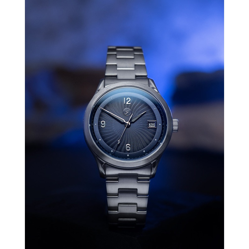 Loimu Midnight with a Stainless Steel Bracelet