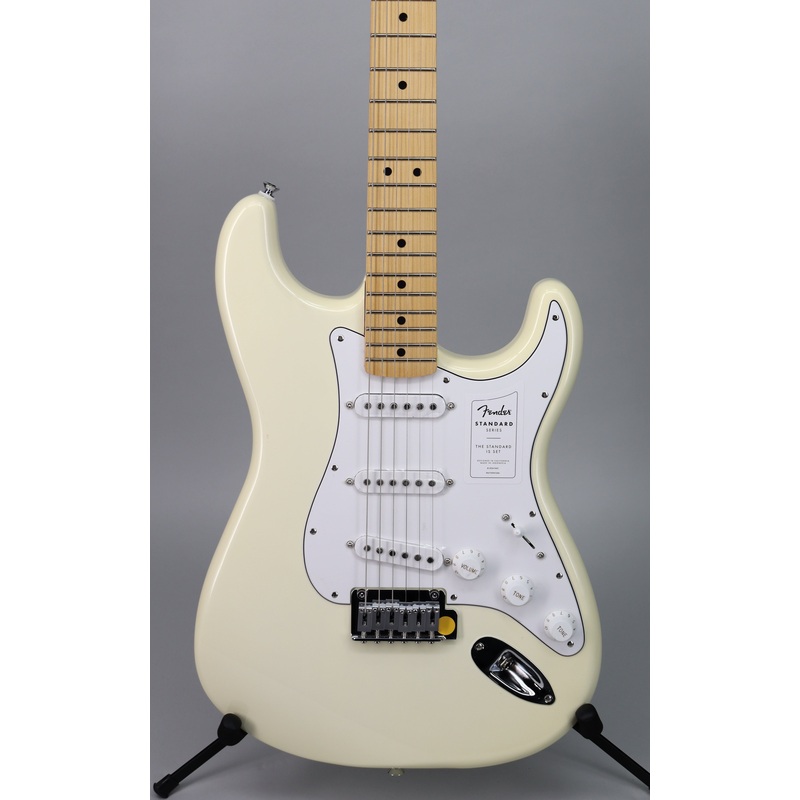 Amp Bundle Fender Standard Stratocaster Olympic White + Fender Mustang LT25 Amplifier