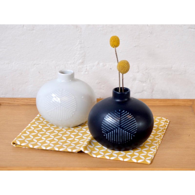 Hakusan Cocoon Vase