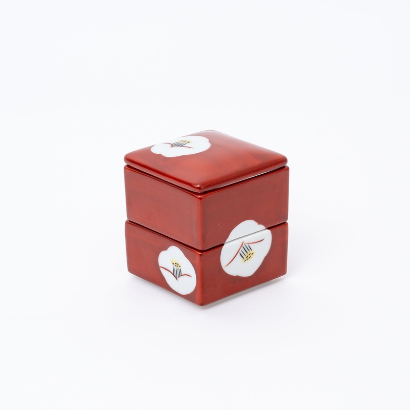 Handcrafted Double-Layered Tsubaki Camellia Dish with Lid