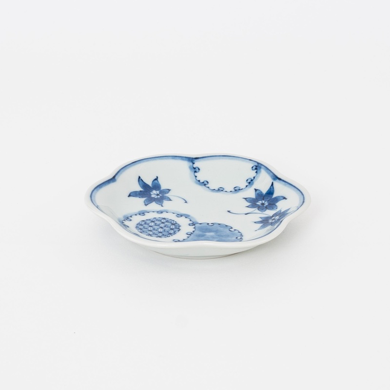 Scalloped Rim Plate Hasami Ware Blue & White